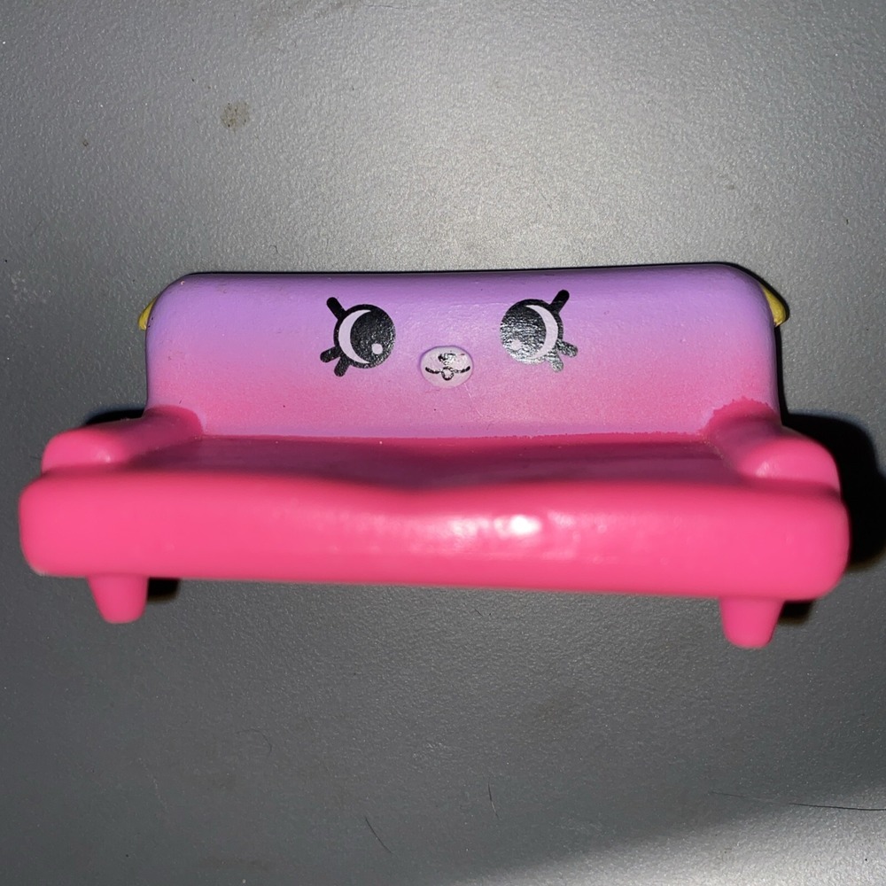 Shopkins Happy Places Kitty Kitchen & Sleepover Set Couch Sofa. ‎ 1224Tb